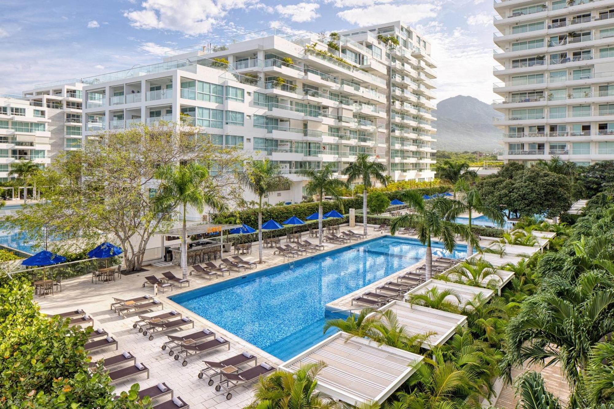 Santa Marta Marriott Resort Playa Dormida Extérieur photo The swimming pool at the hotel