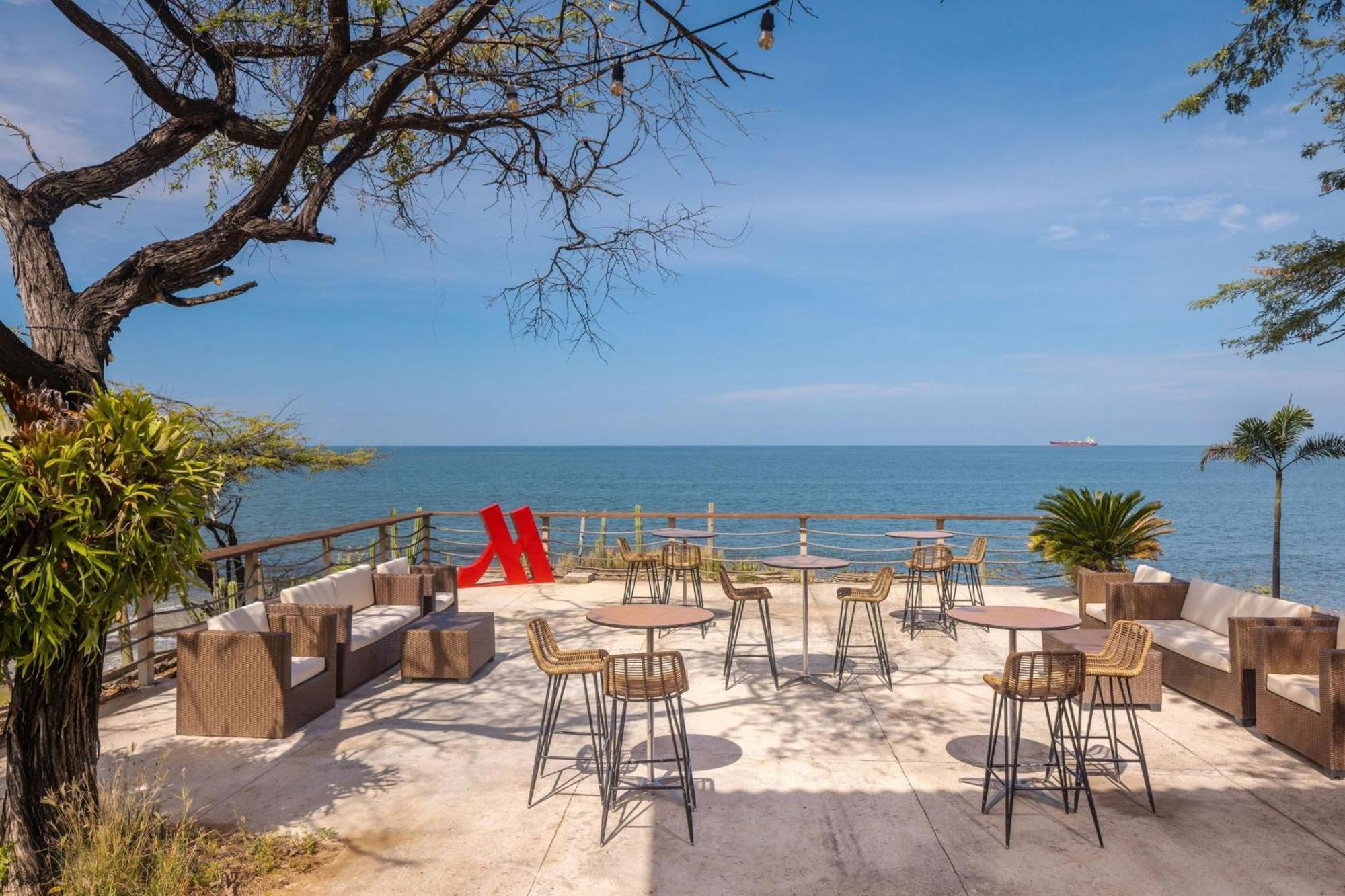 Santa Marta Marriott Resort Playa Dormida Extérieur photo Beachfront lounge at W Retreats & Spa, Maldives